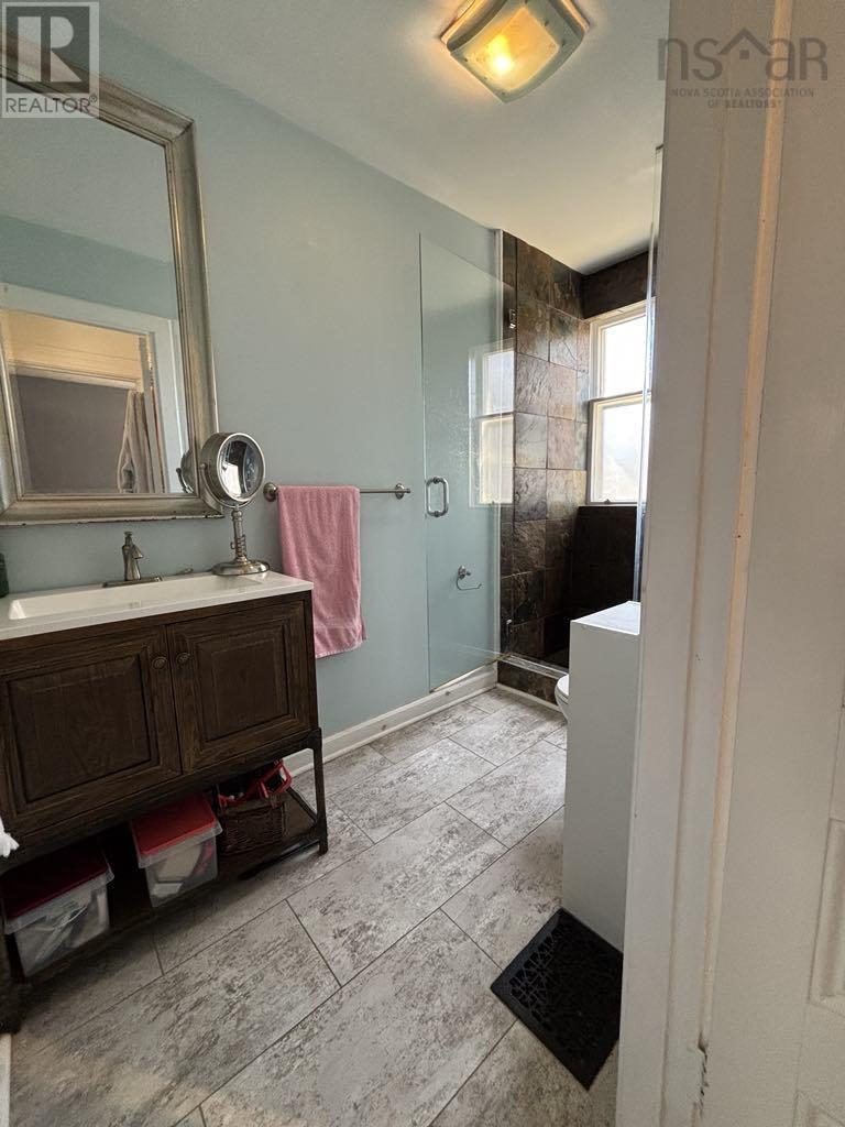 67 Cliff Street, Yarmouth, Nova Scotia  B5A 3J1 - Photo 21 - 202509286
