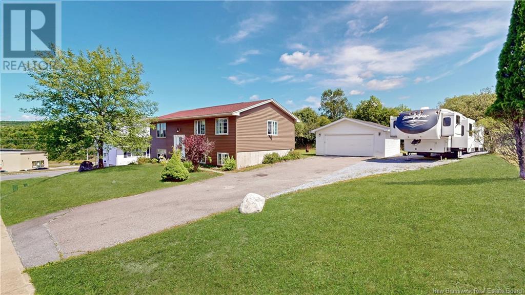 Property at 586 Martha Avenue image 3