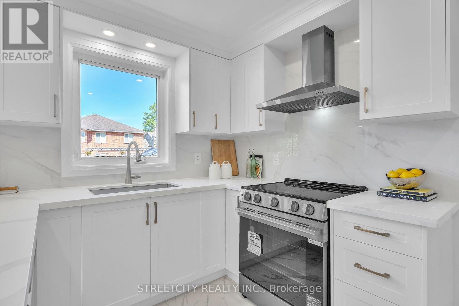 26 Grasmere Crescent, London North, Ontario  N6G 4P2 - Photo 23 - X12310253