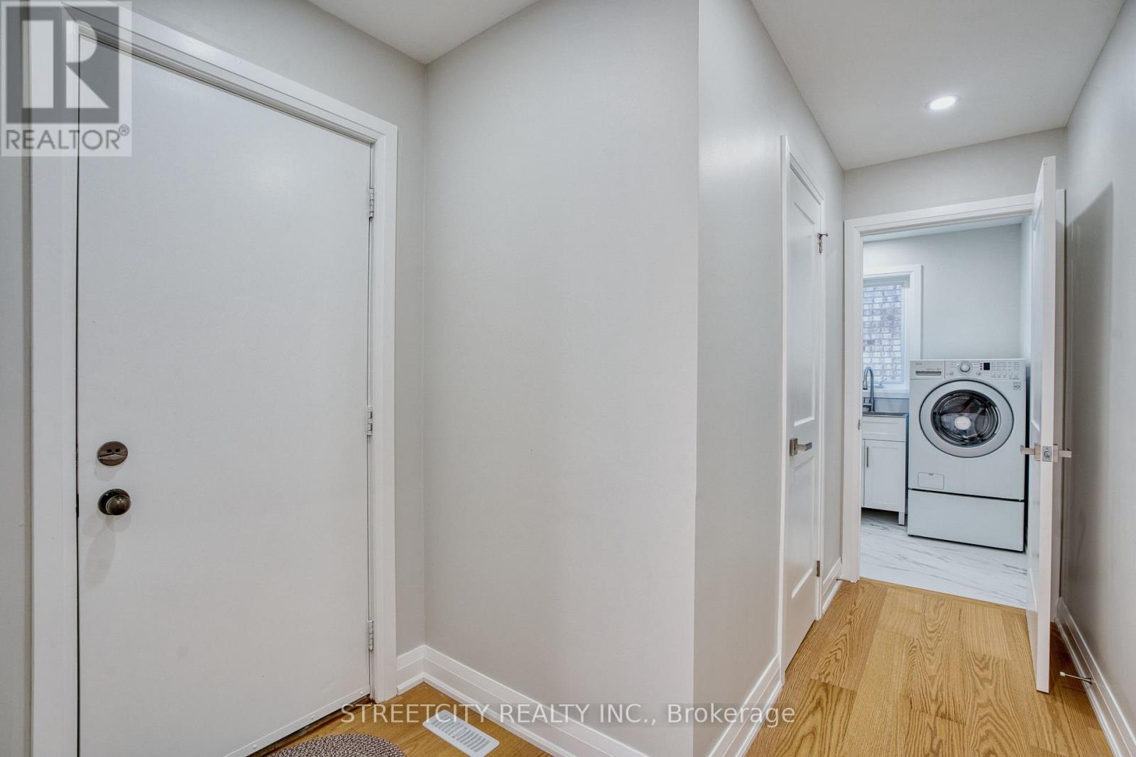26 Grasmere Crescent, London North, Ontario  N6G 4P2 - Photo 27 - X12310253