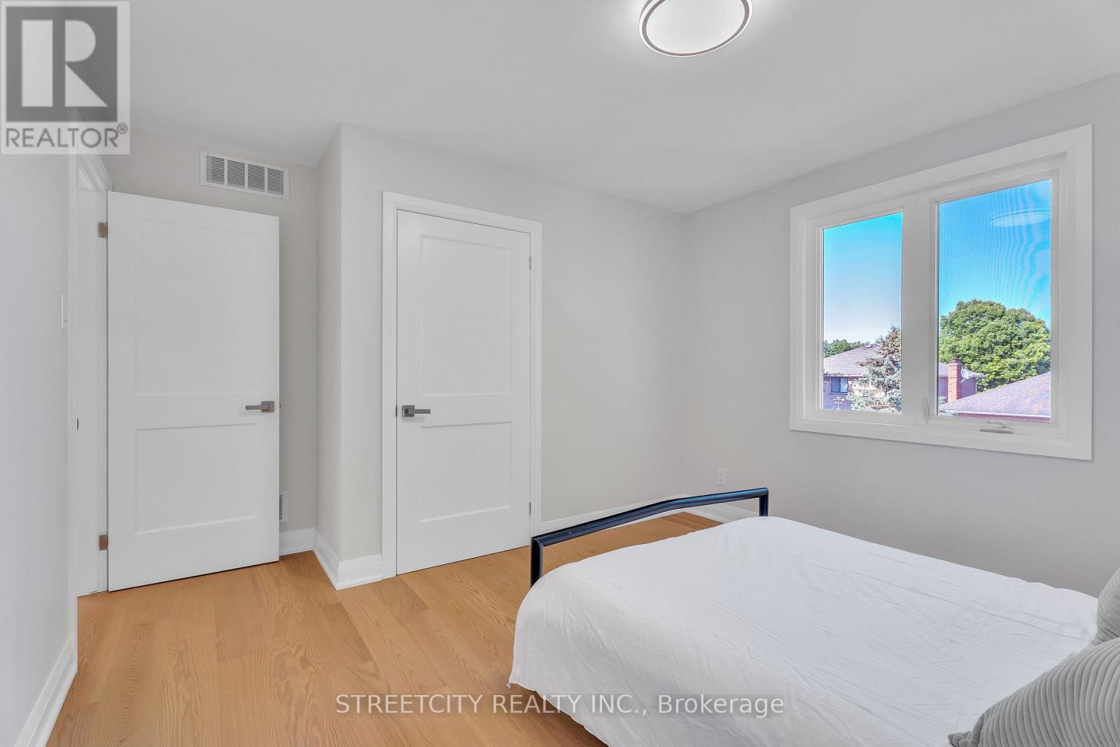 26 Grasmere Crescent, London North, Ontario  N6G 4P2 - Photo 40 - X12310253
