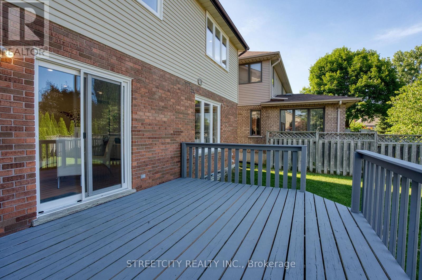 26 Grasmere Crescent, London North, Ontario  N6G 4P2 - Photo 48 - X12310253