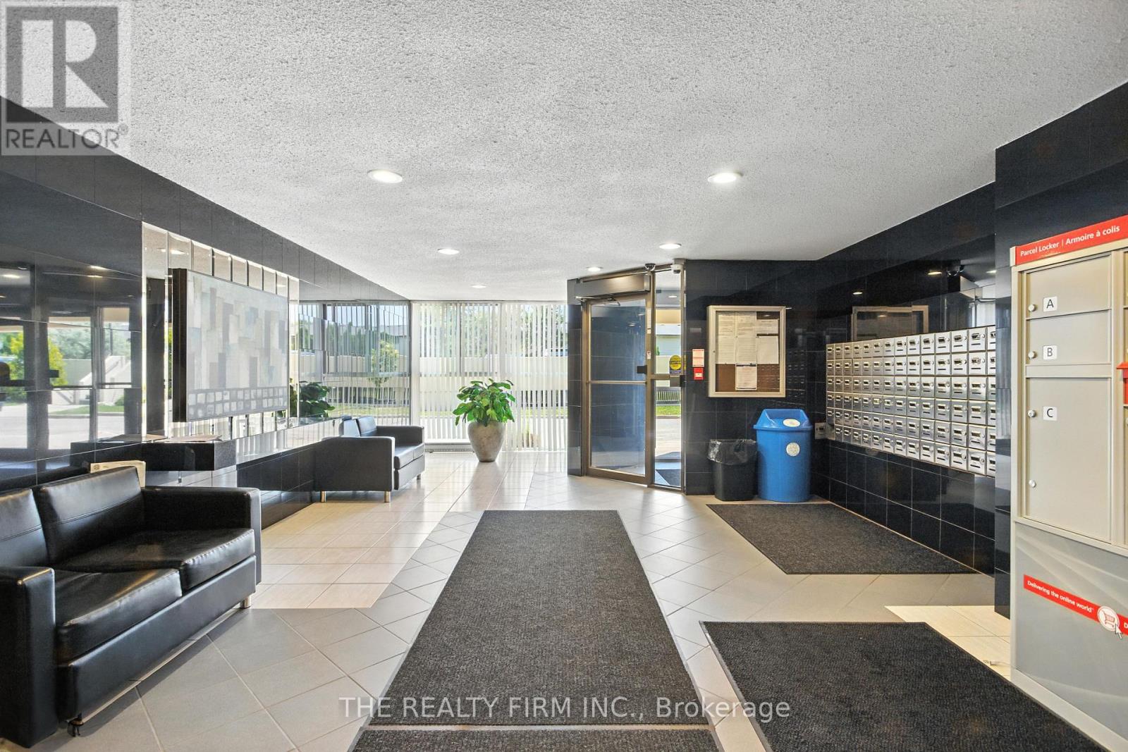 809 - 127 Belmont Drive, London South, Ontario  N6J 4J7 - Photo 4 - X12310312