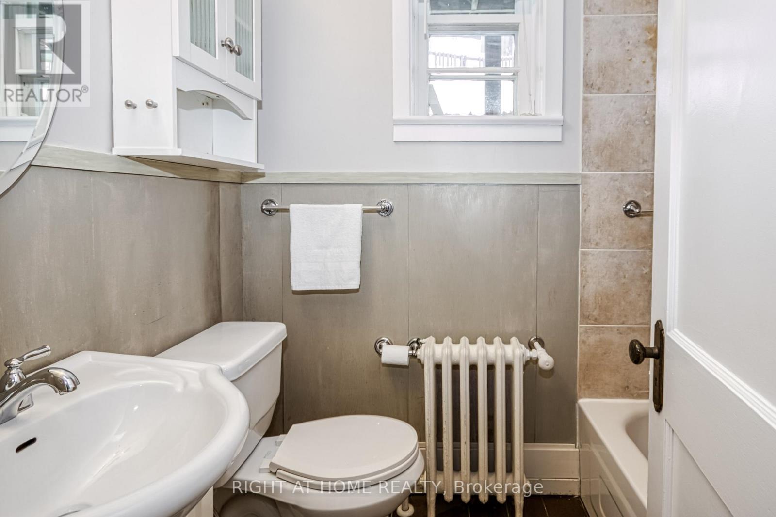 105 Riverside Drive, Greater Sudbury, Ontario  P3E 1G7 - Photo 15 - X12310308