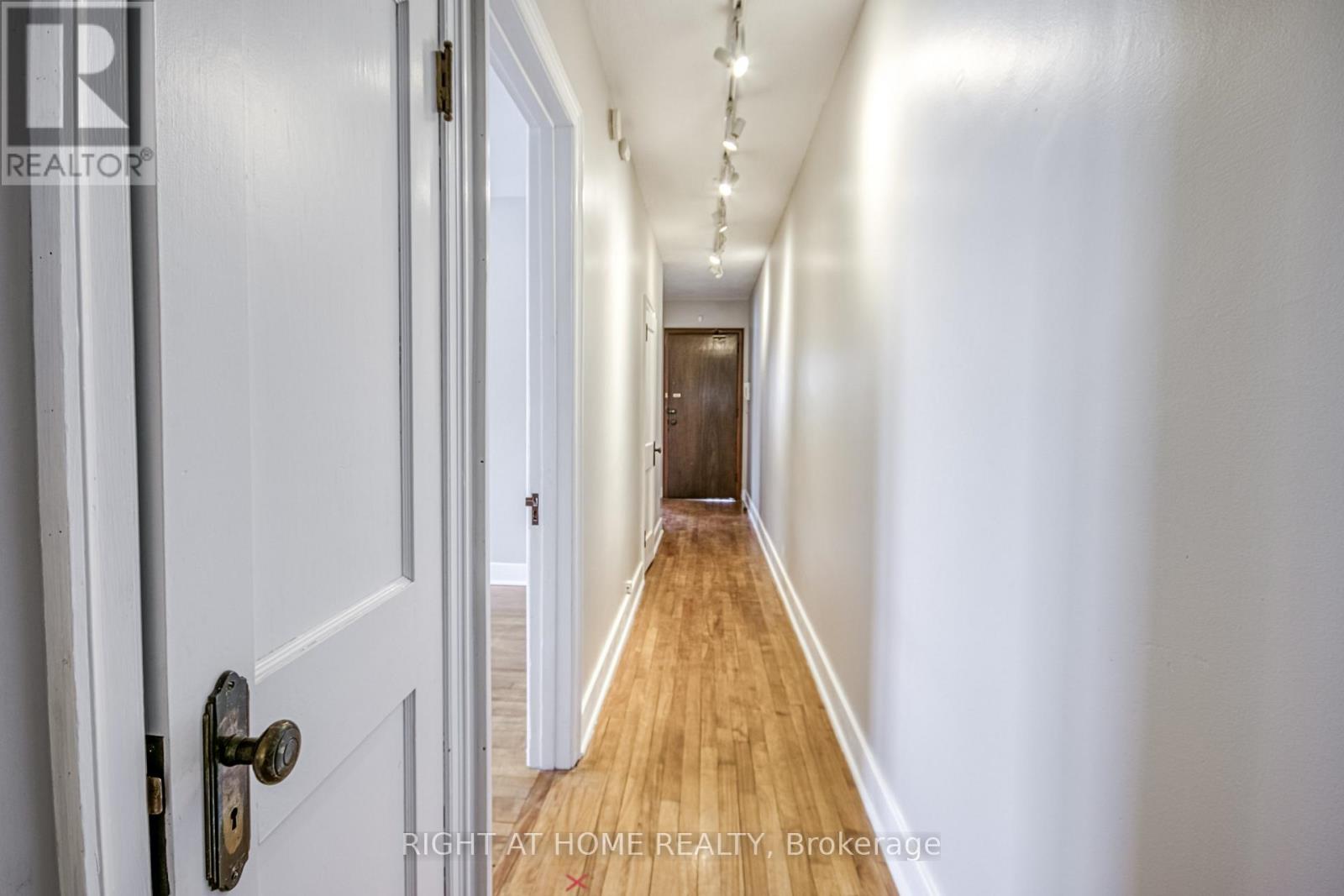 105 Riverside Drive, Greater Sudbury, Ontario  P3E 1G7 - Photo 4 - X12310308