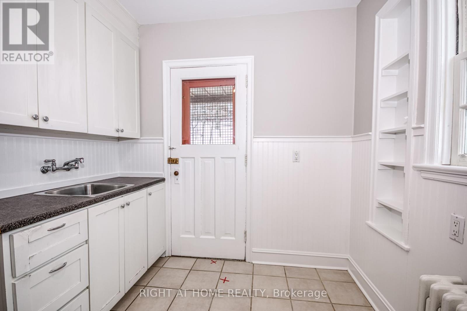 105 Riverside Drive, Greater Sudbury, Ontario  P3E 1G7 - Photo 8 - X12310308
