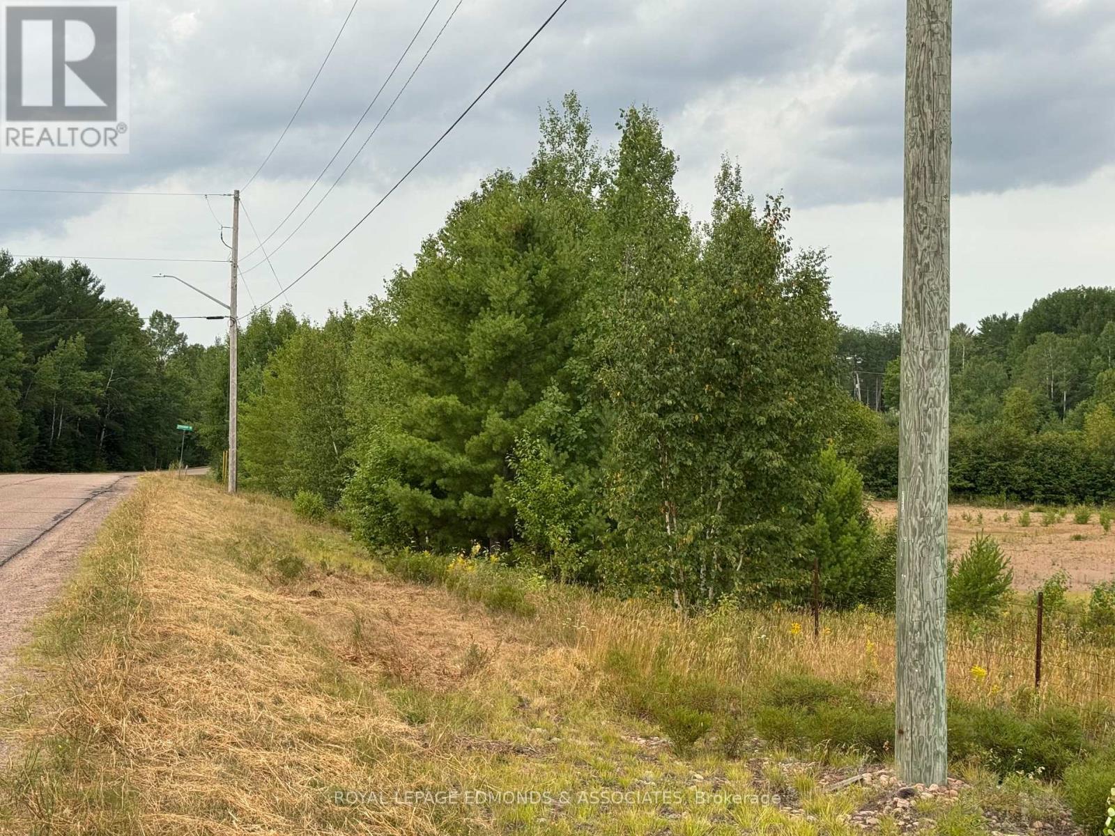 705 Rantz Road, Petawawa, Ontario  K8H 2W8 - Photo 5 - X12310378