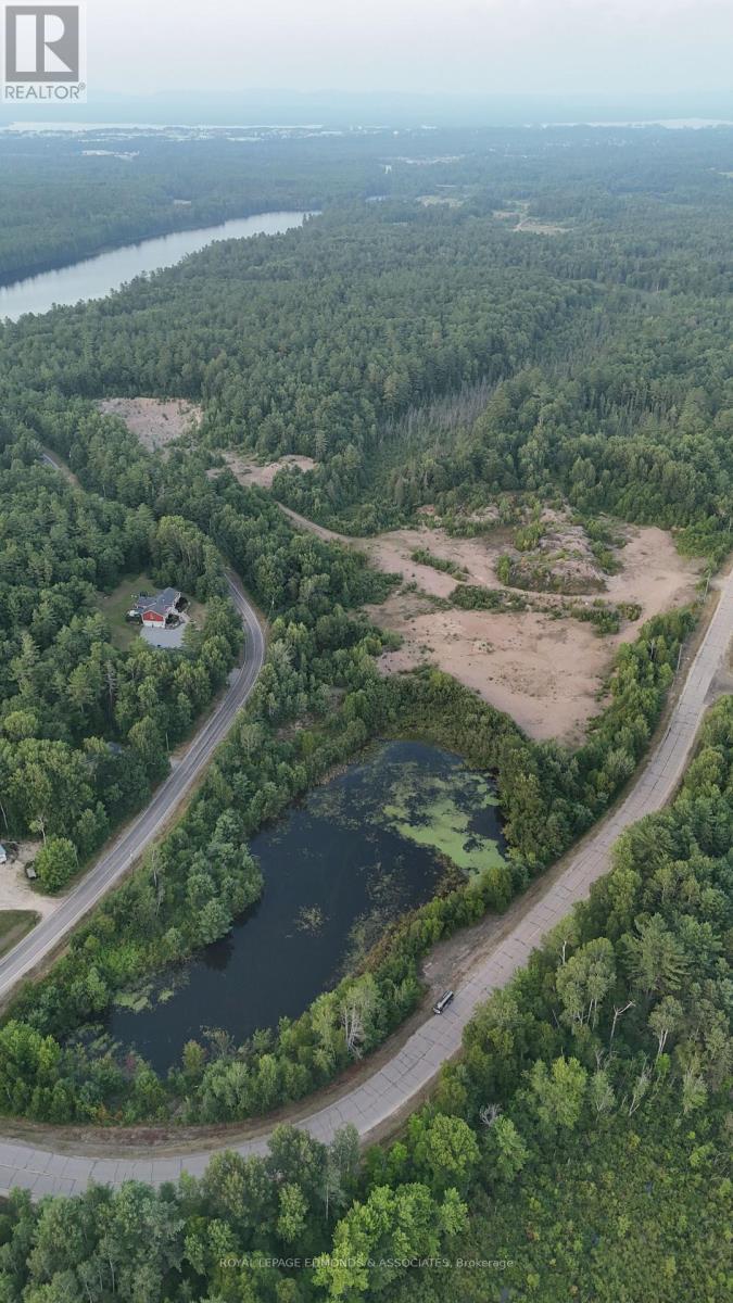 705 Rantz Road, Petawawa, Ontario  K8H 2W8 - Photo 9 - X12310378