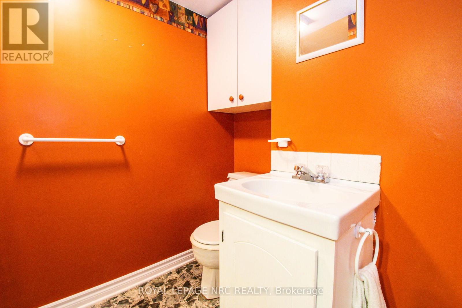 11 Melrose Avenue, St. Catharines, Ontario  L2P 2E3 - Photo 16 - X12310271