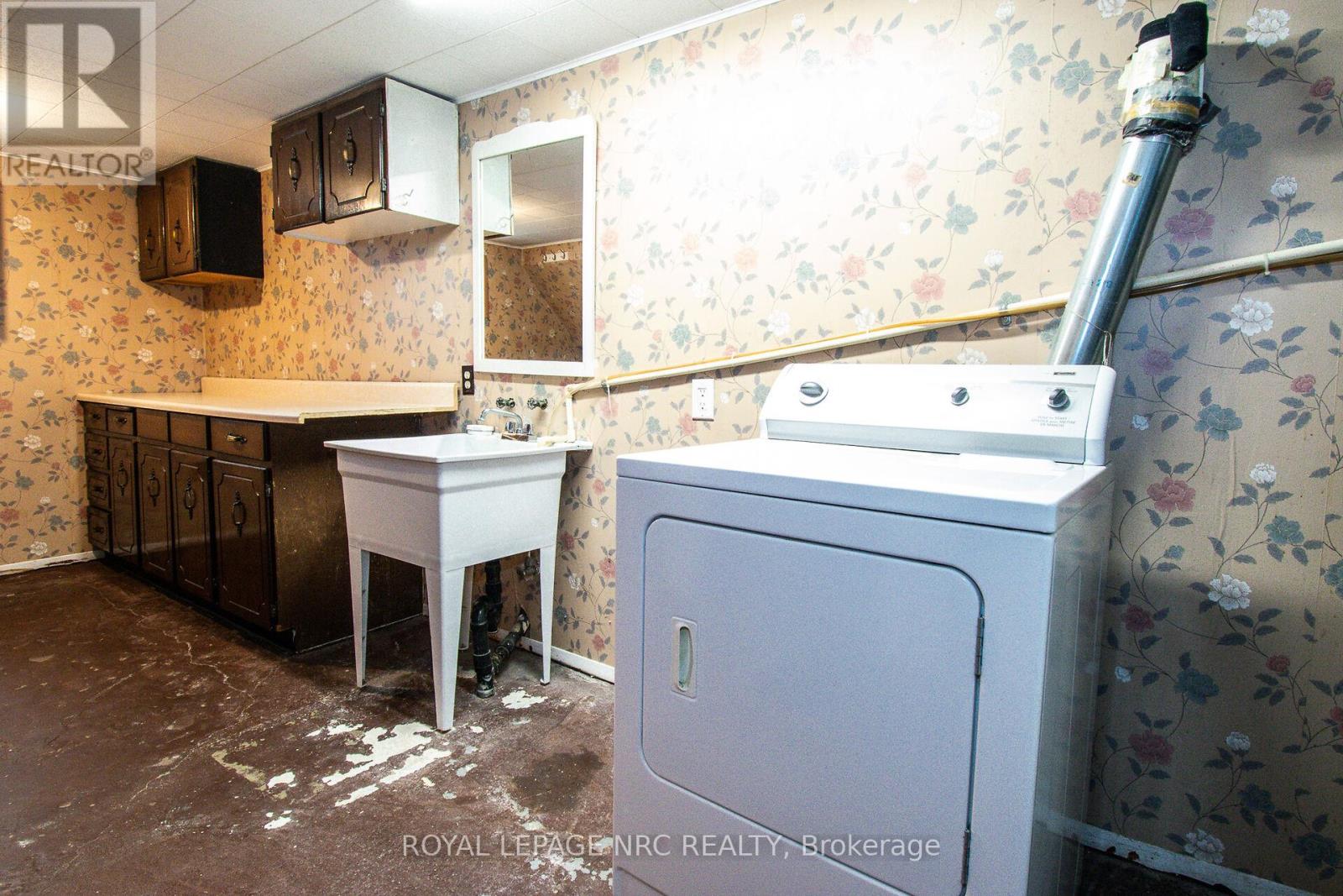 11 Melrose Avenue, St. Catharines, Ontario  L2P 2E3 - Photo 18 - X12310271