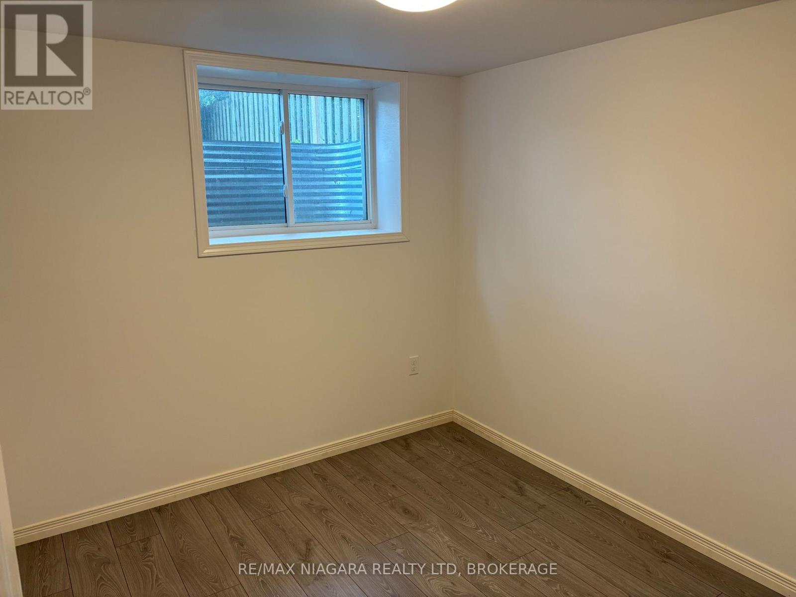 12 - 21 Woodlawn Road, Welland, Ontario  L3C 5Y7 - Photo 10 - X12310310