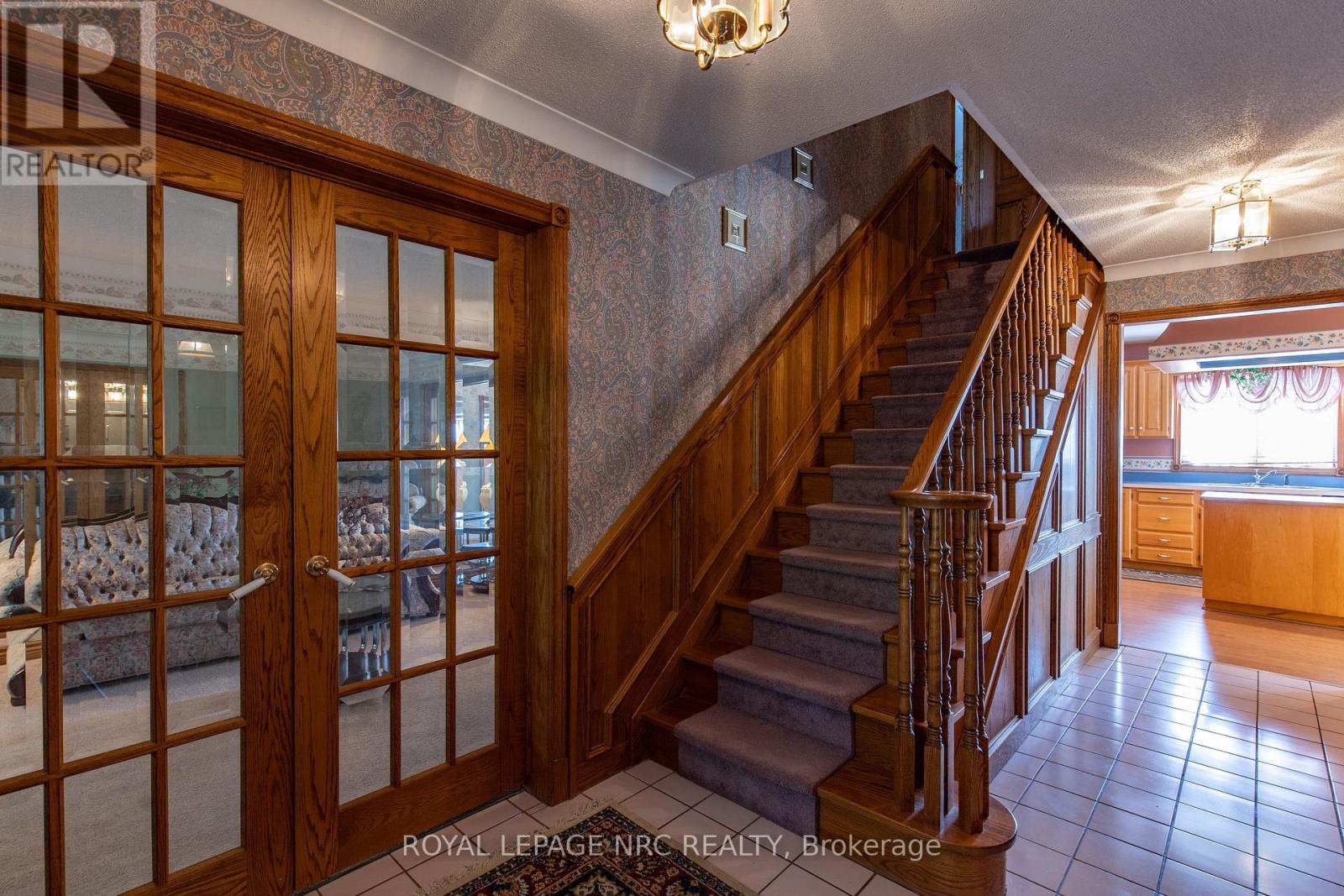 Property at 3 ELMVALE CRESCENT image 4