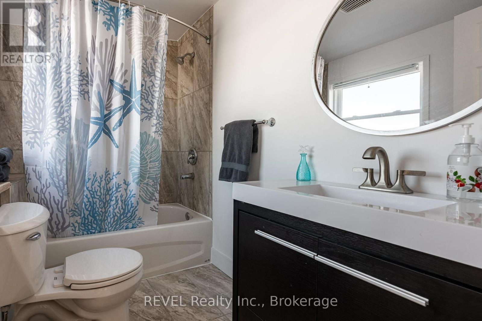 80 Lighthouse Drive, Haldimand, Ontario  N1A 2W6 - Photo 24 - X12310352