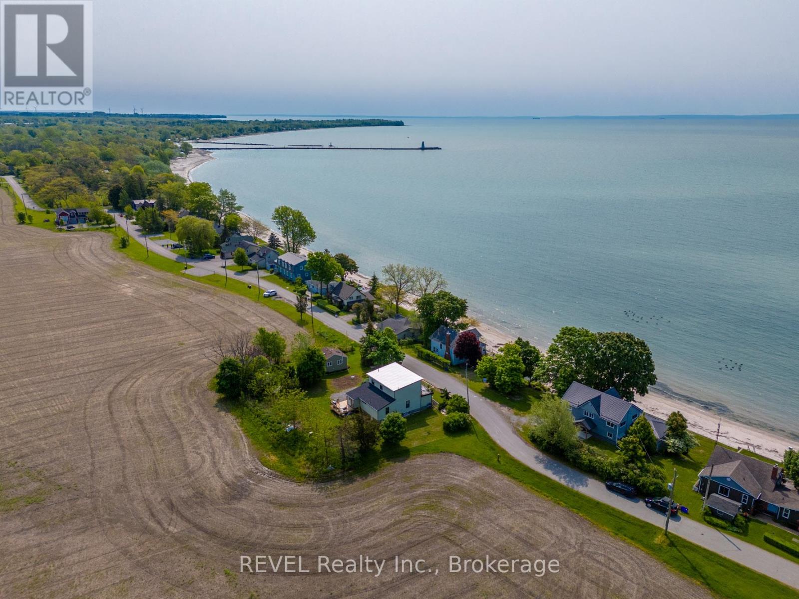 80 Lighthouse Drive, Haldimand, Ontario  N1A 2W6 - Photo 31 - X12310352