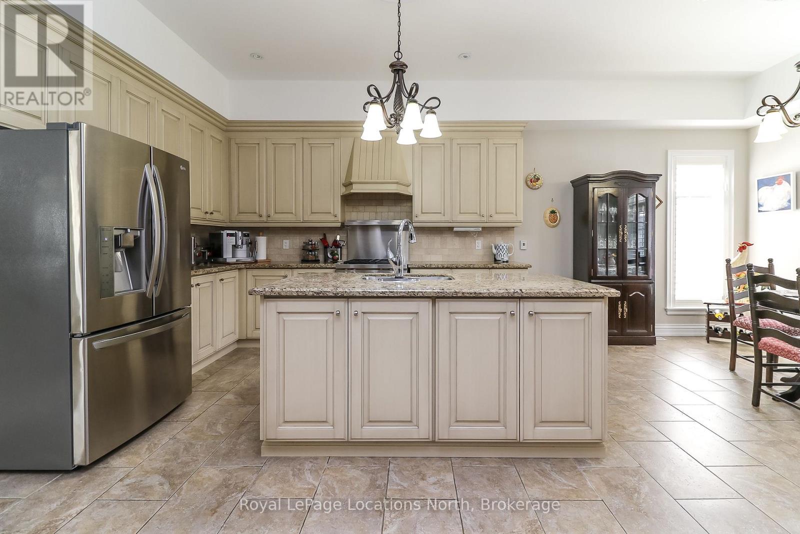 15 Downer Crescent, Wasaga Beach, Ontario  L9Z 1C2 - Photo 22 - S12310326
