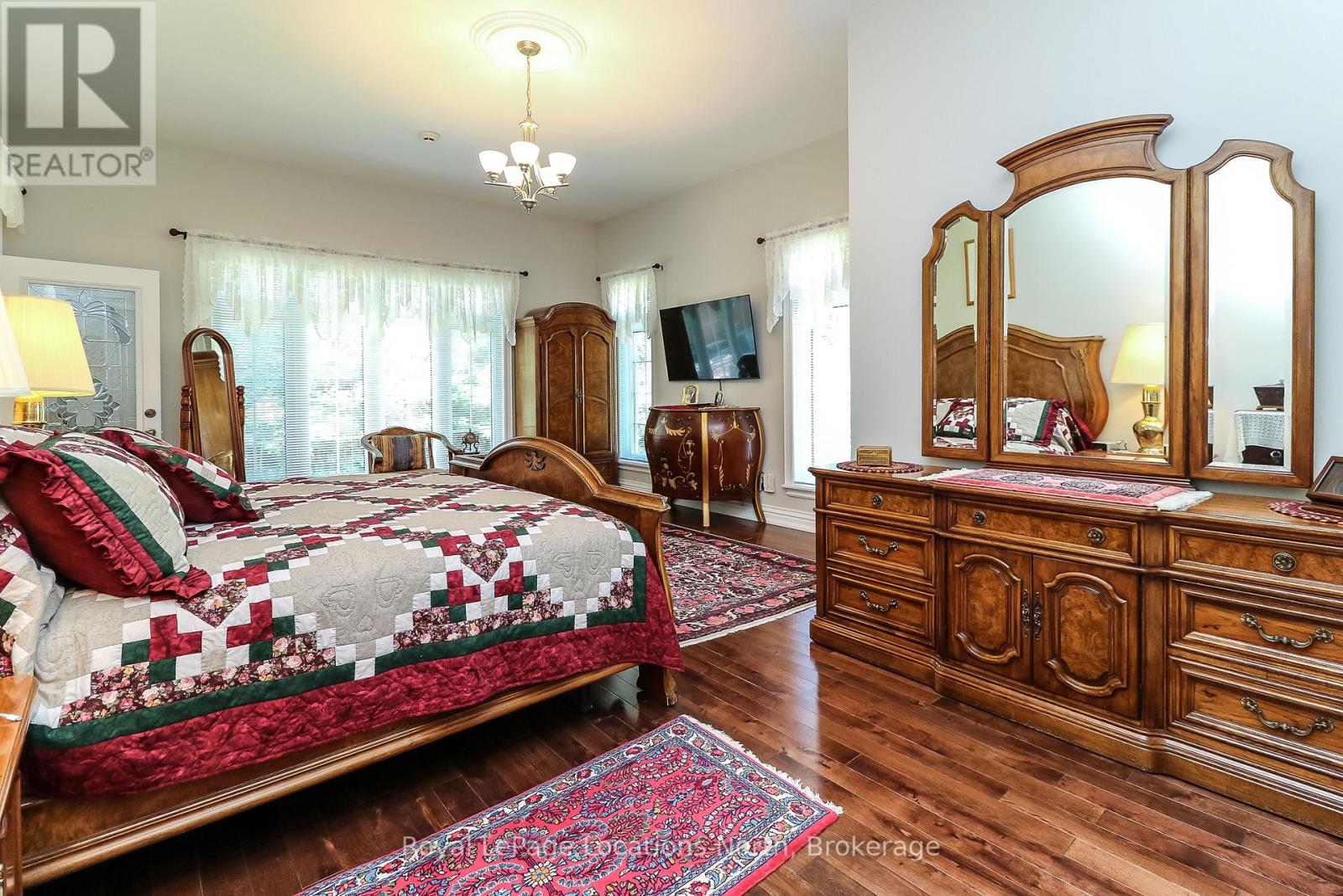 15 Downer Crescent, Wasaga Beach, Ontario  L9Z 1C2 - Photo 32 - S12310326