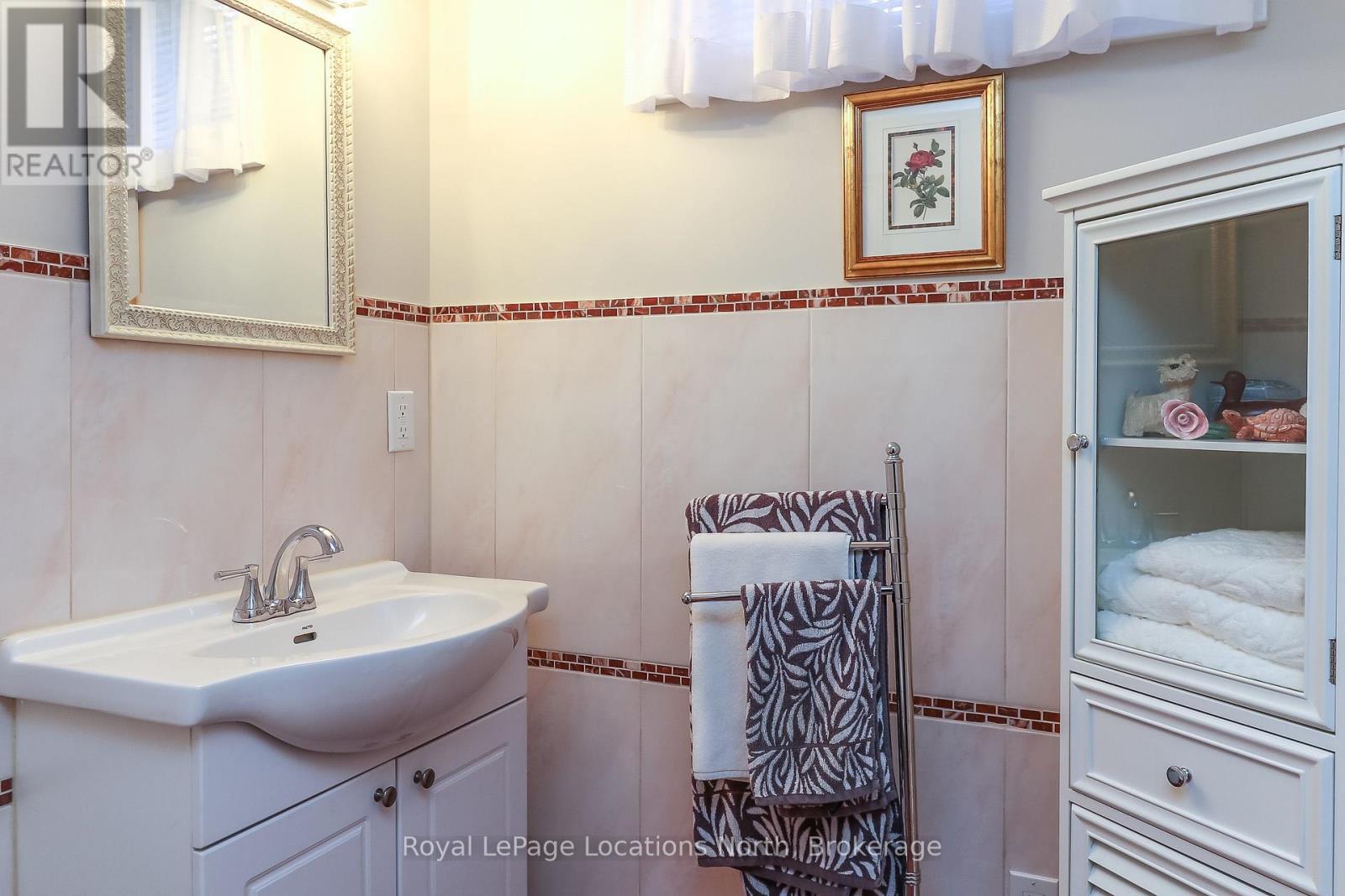 15 Downer Crescent, Wasaga Beach, Ontario  L9Z 1C2 - Photo 48 - S12310326