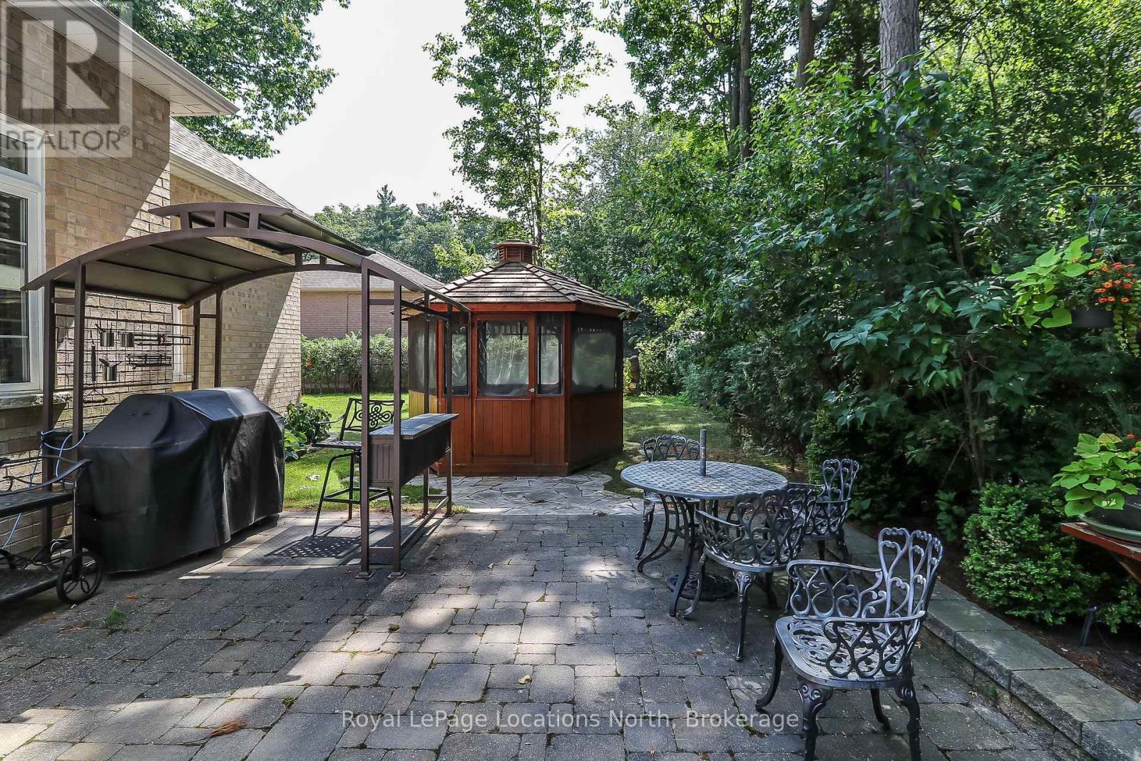 15 Downer Crescent, Wasaga Beach, Ontario  L9Z 1C2 - Photo 7 - S12310326