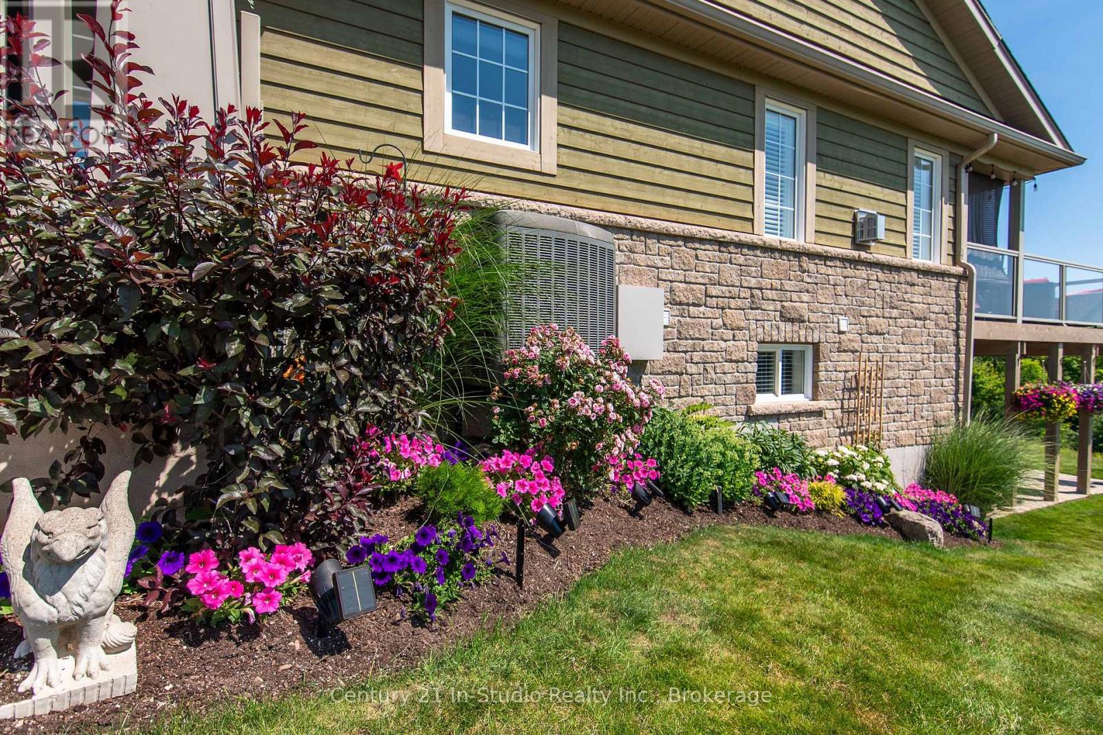 1 - 301 Telford Trail, Georgian Bluffs, Ontario  N0H 1S0 - Photo 4 - X12310257