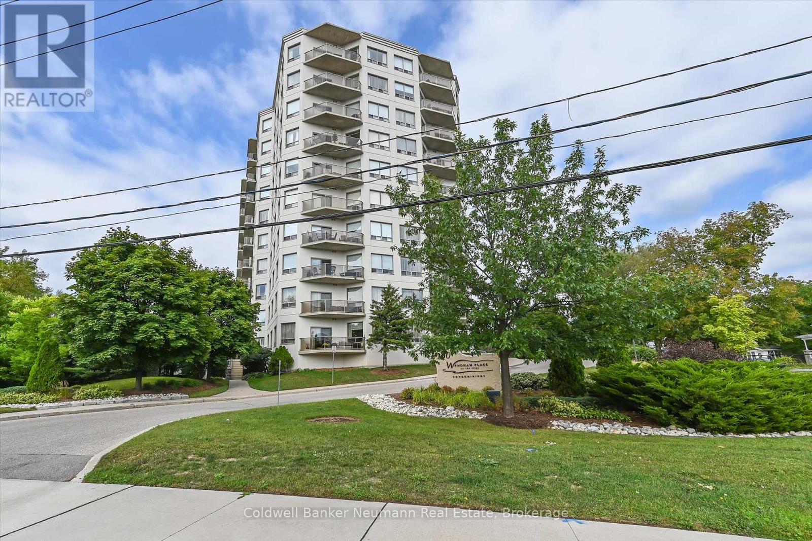 Property at 206 - 60 WYNDHAM STREET S image 1