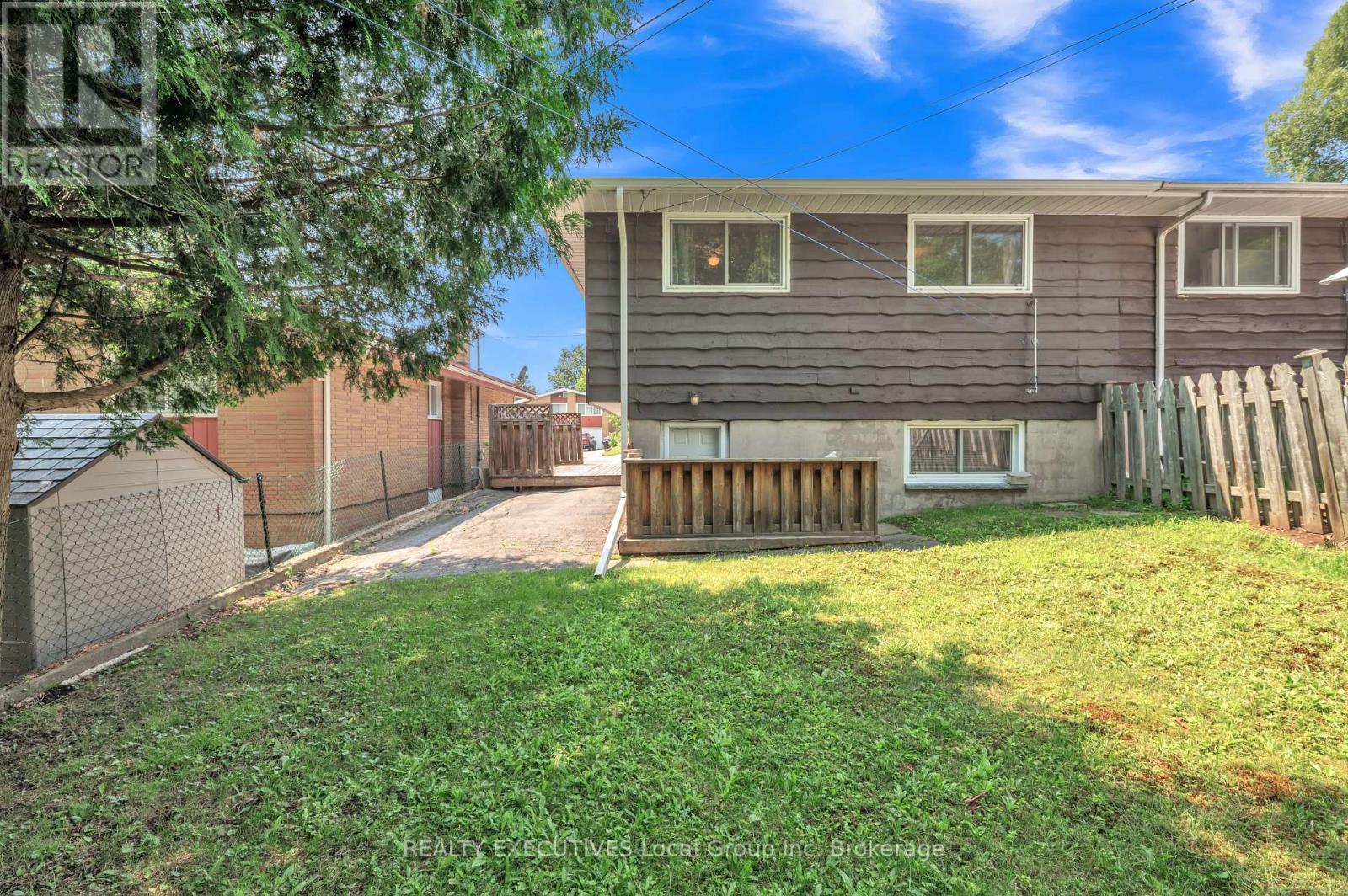 Property at 546 SPARKS STREET image 2