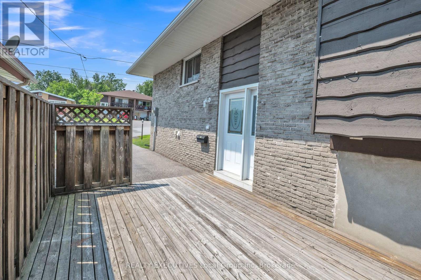 Property at 546 SPARKS STREET image 3