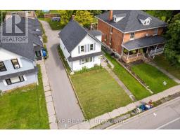 86 QUEEN STREET, Kawartha Lakes, Ontario