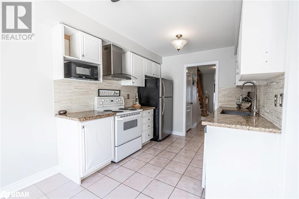 Property at 8 ROLLING HILLS Lane image 2