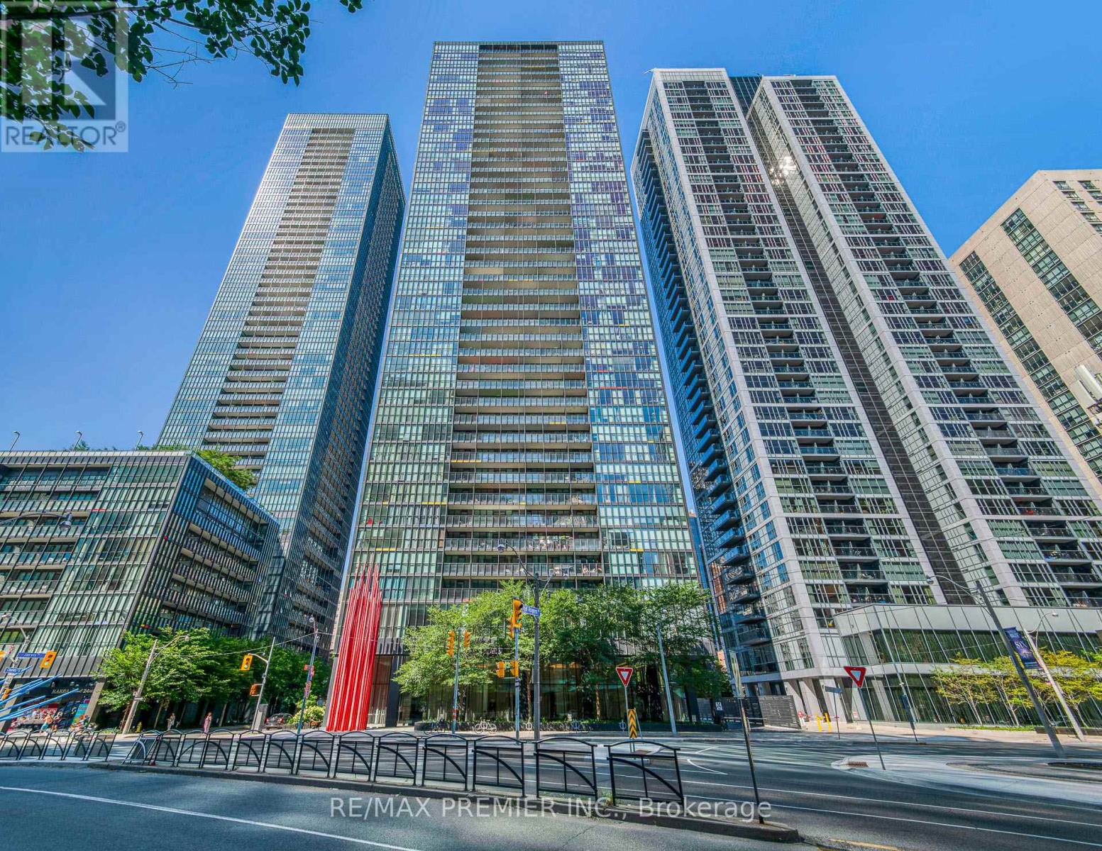 508 - 110 Charles Street E, Toronto, Ontario  M4Y 1T5 - Photo 1 - C12310258