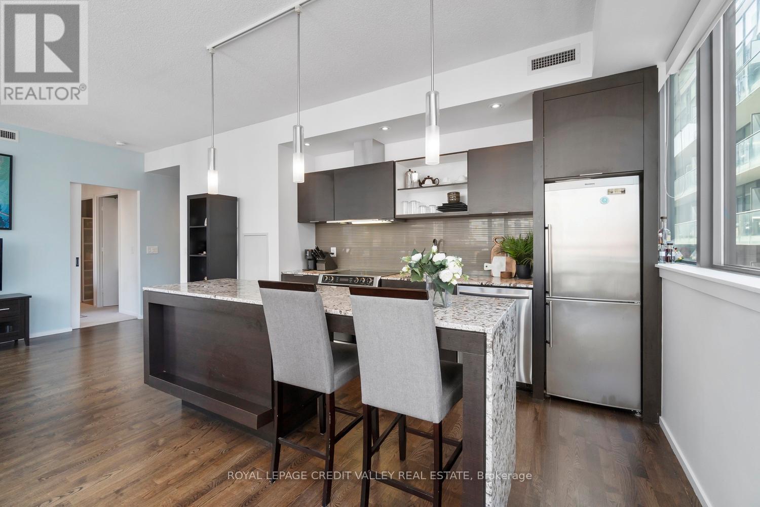 1003 - 8 Charlotte Street, Toronto, Ontario  M5V 0K4 - Photo 11 - C12310368