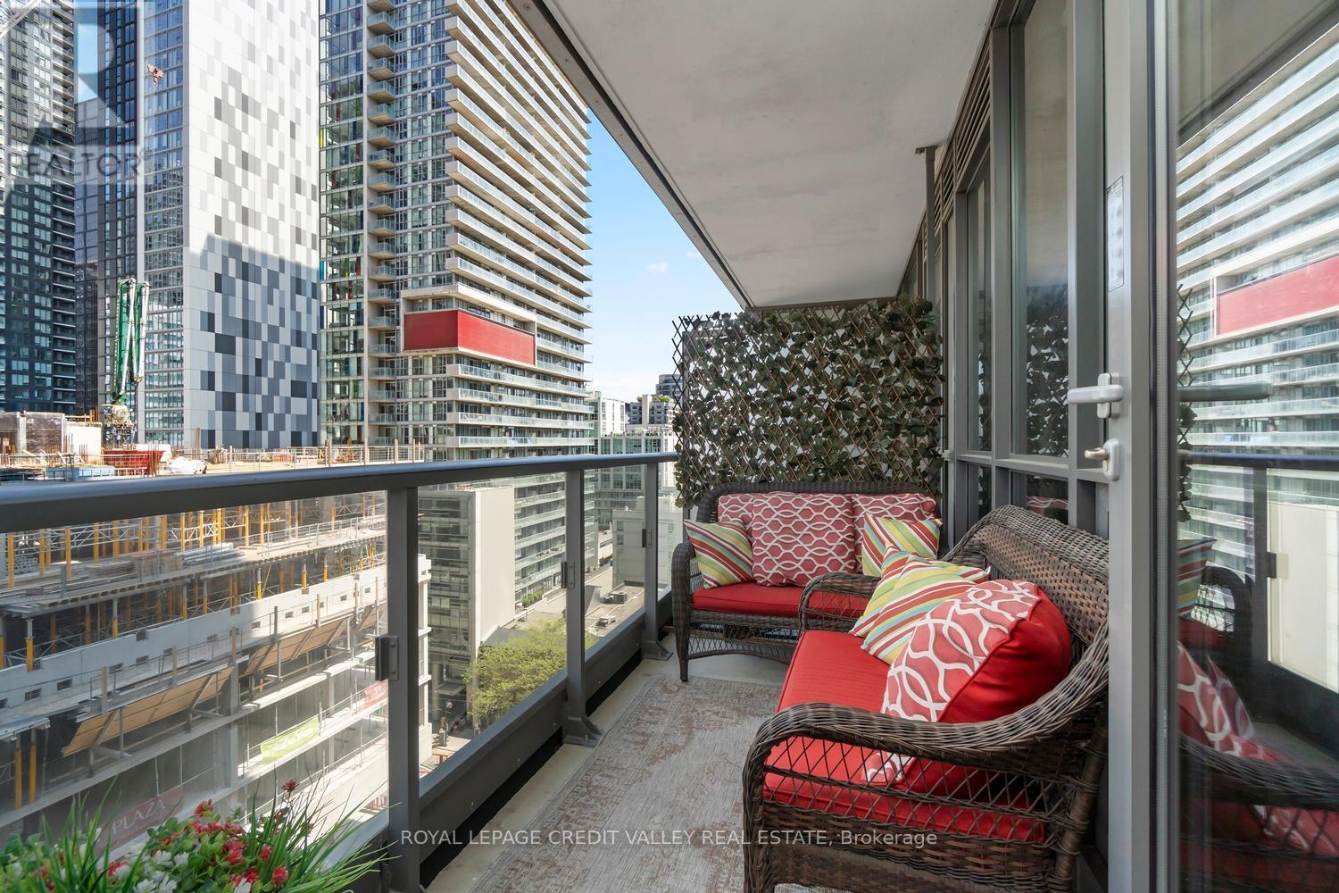 1003 - 8 Charlotte Street, Toronto, Ontario  M5V 0K4 - Photo 20 - C12310368