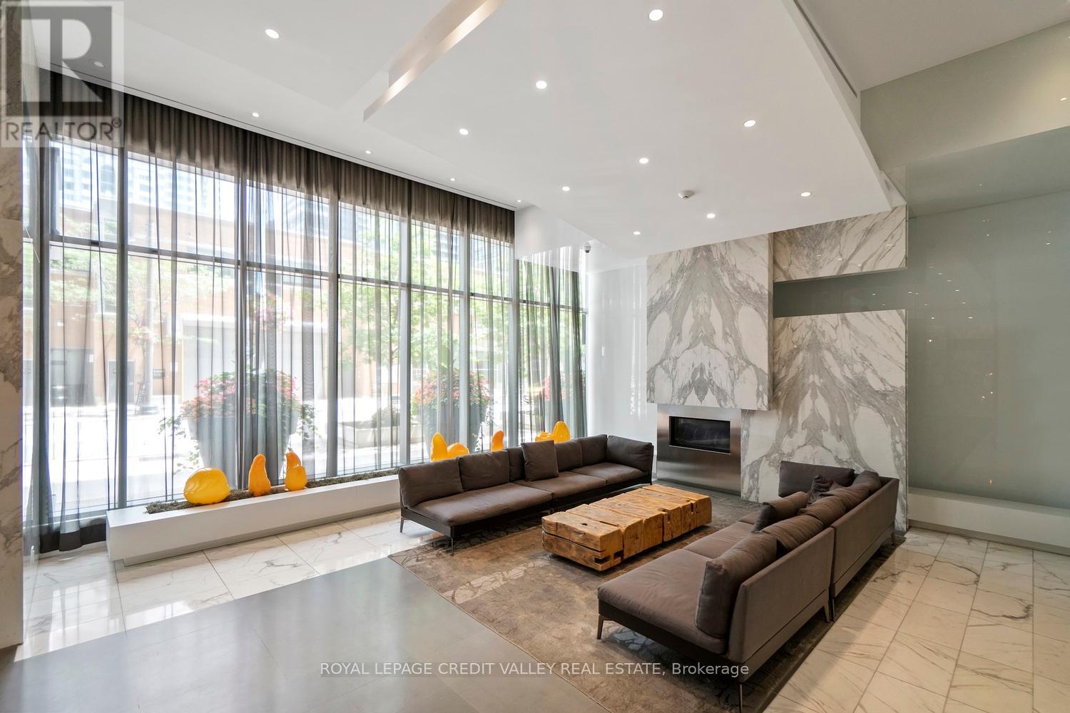 1003 - 8 Charlotte Street, Toronto, Ontario  M5V 0K4 - Photo 4 - C12310368
