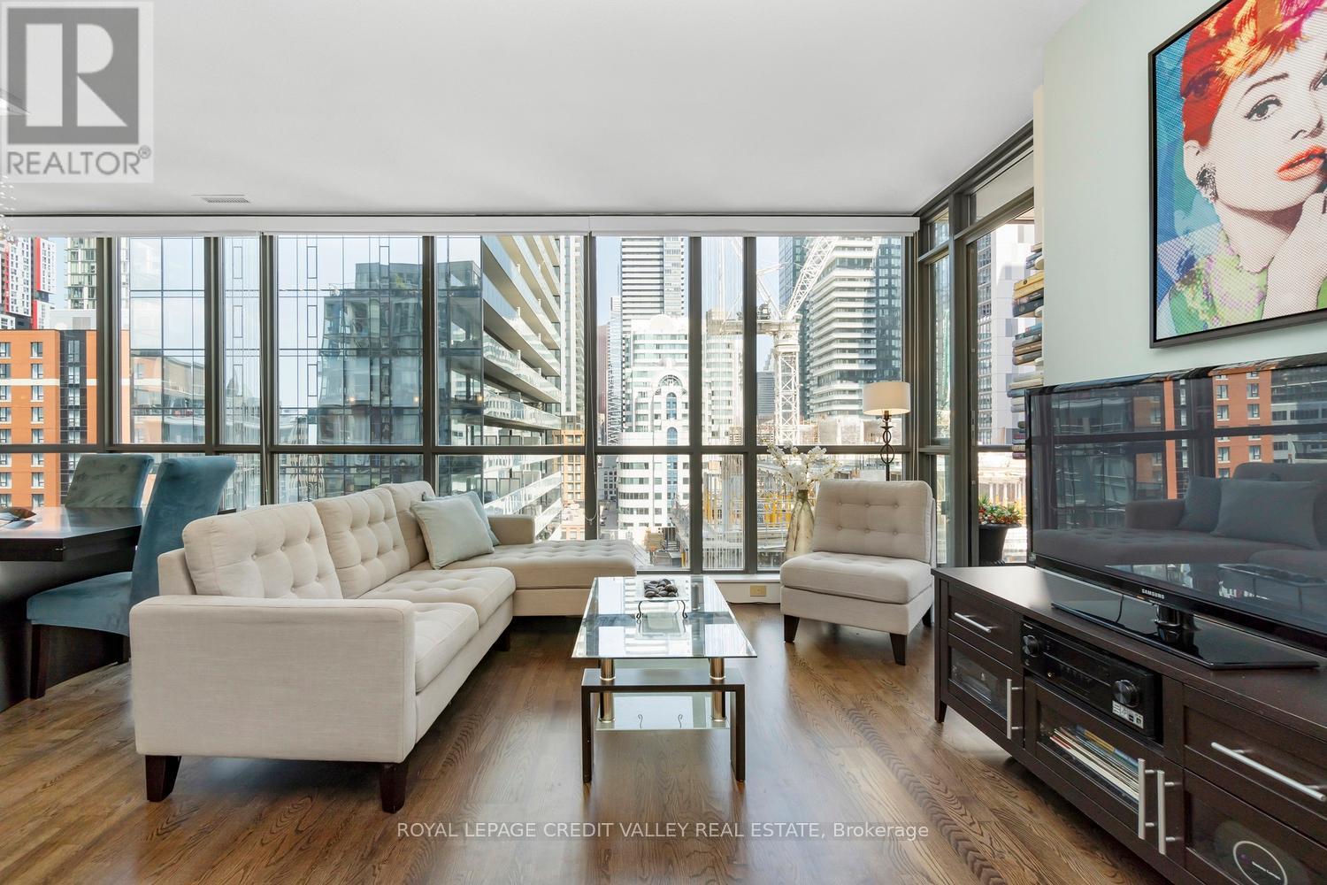 1003 - 8 Charlotte Street, Toronto, Ontario  M5V 0K4 - Photo 5 - C12310368