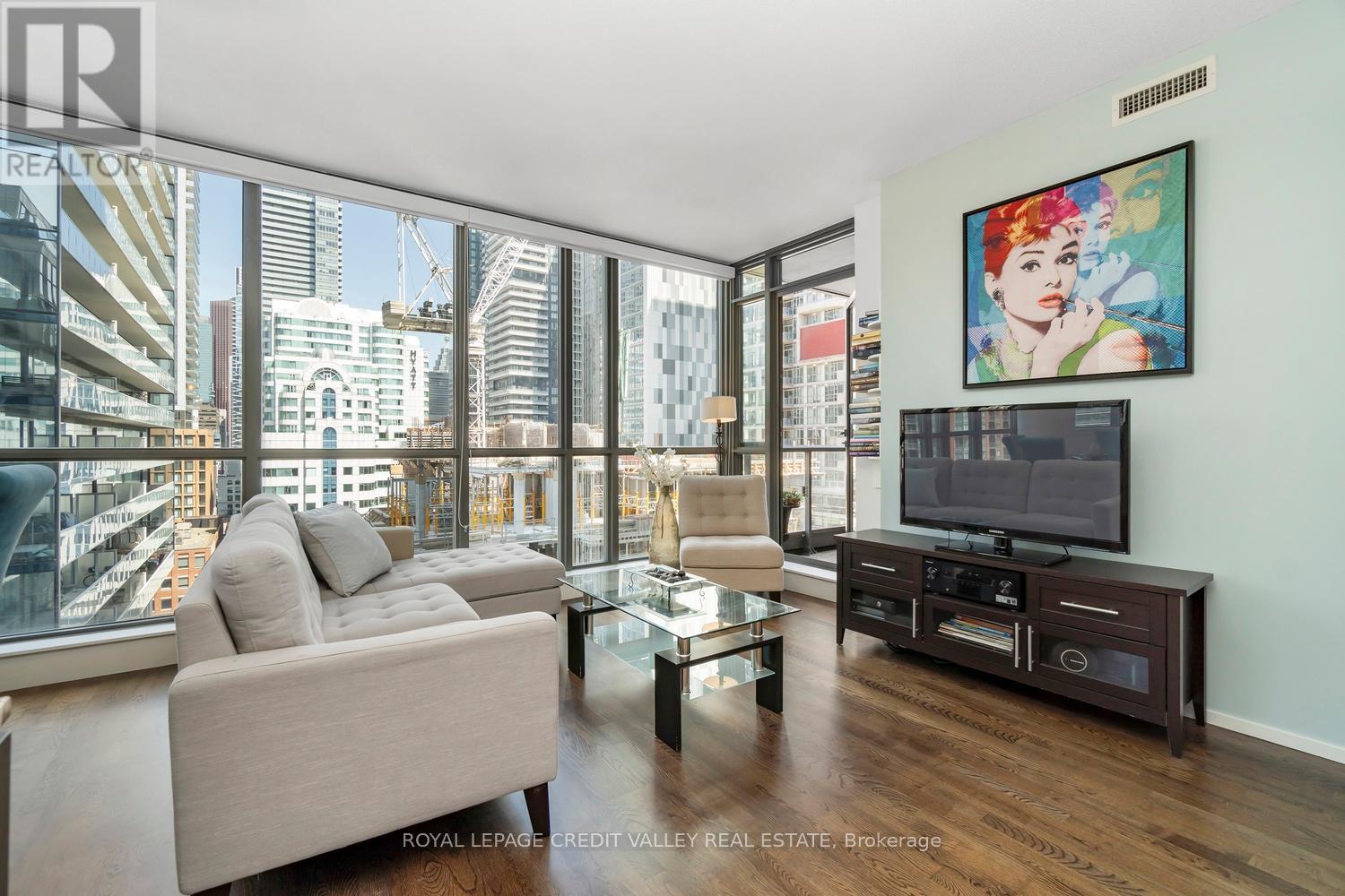 1003 - 8 Charlotte Street, Toronto, Ontario  M5V 0K4 - Photo 6 - C12310368