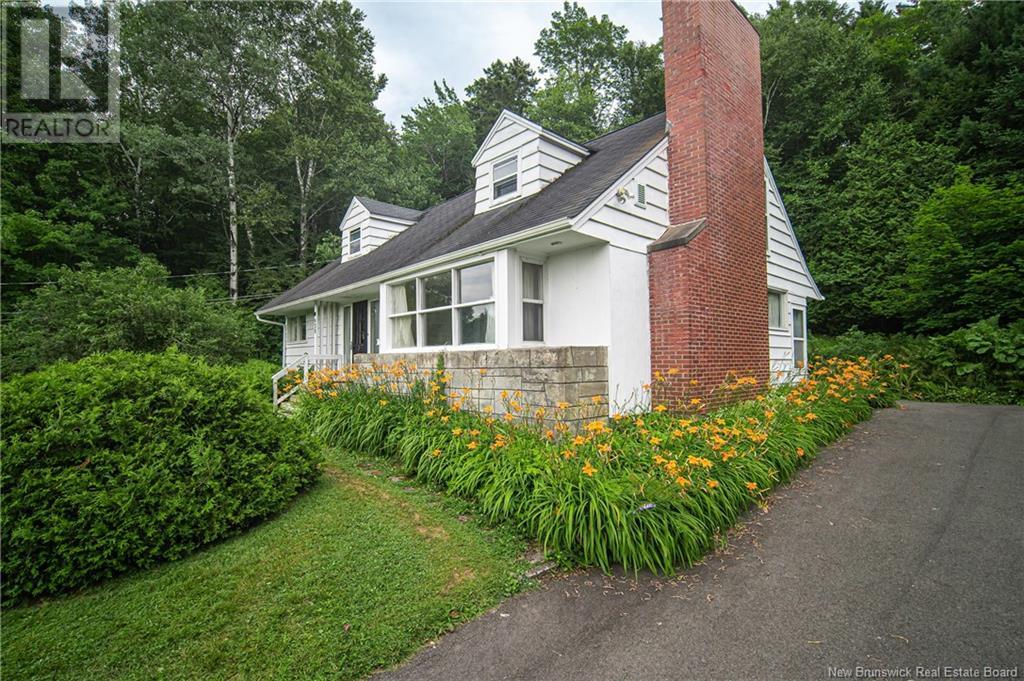 Property at 628 Golf Club Road image 4