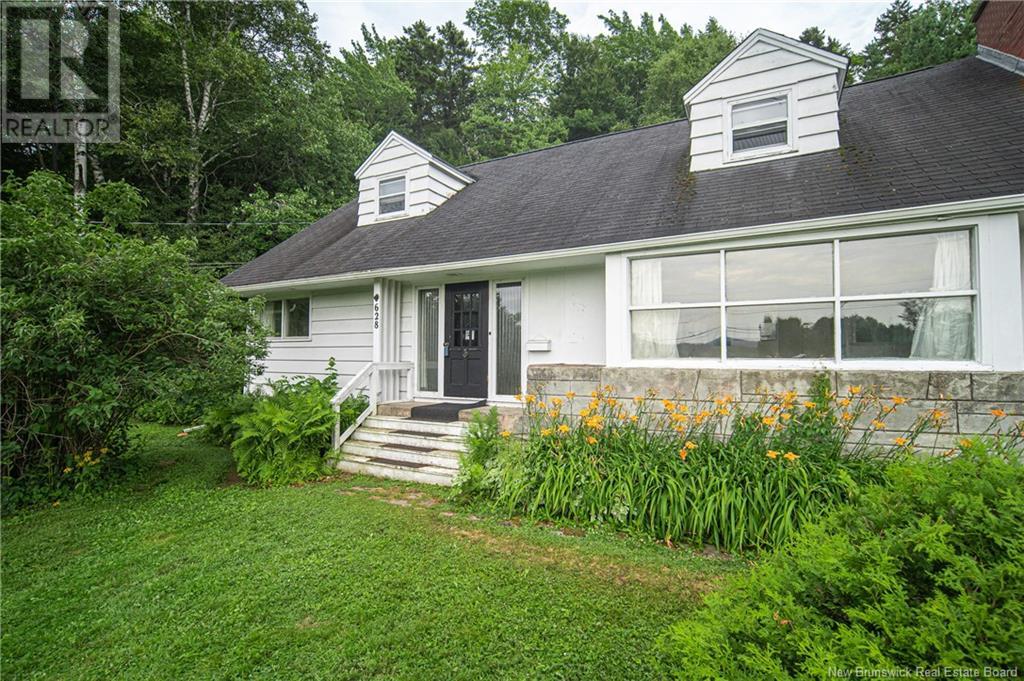 Property at 628 Golf Club Road image 5