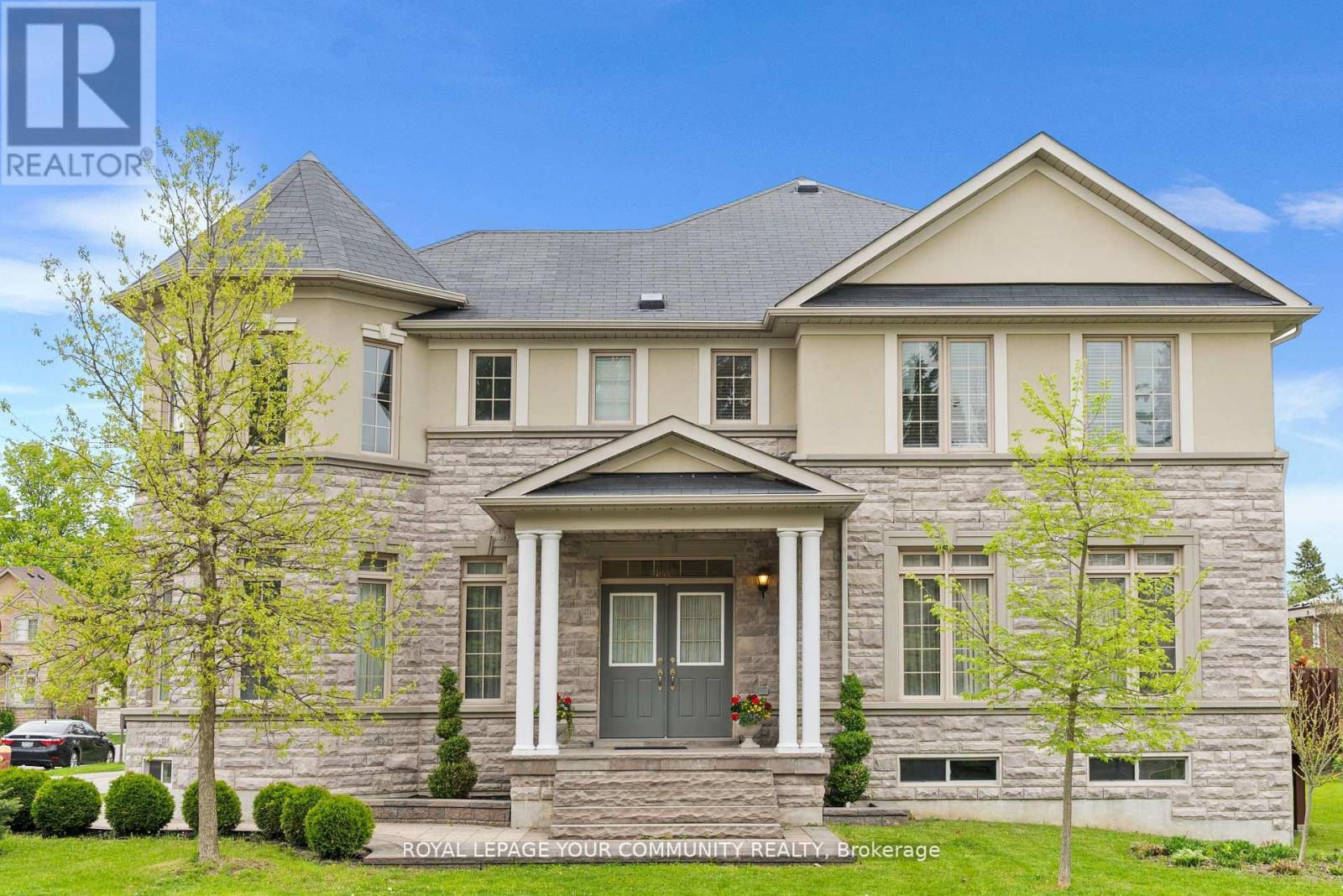 Property at 108 HEADWATER CRESCENT image 2