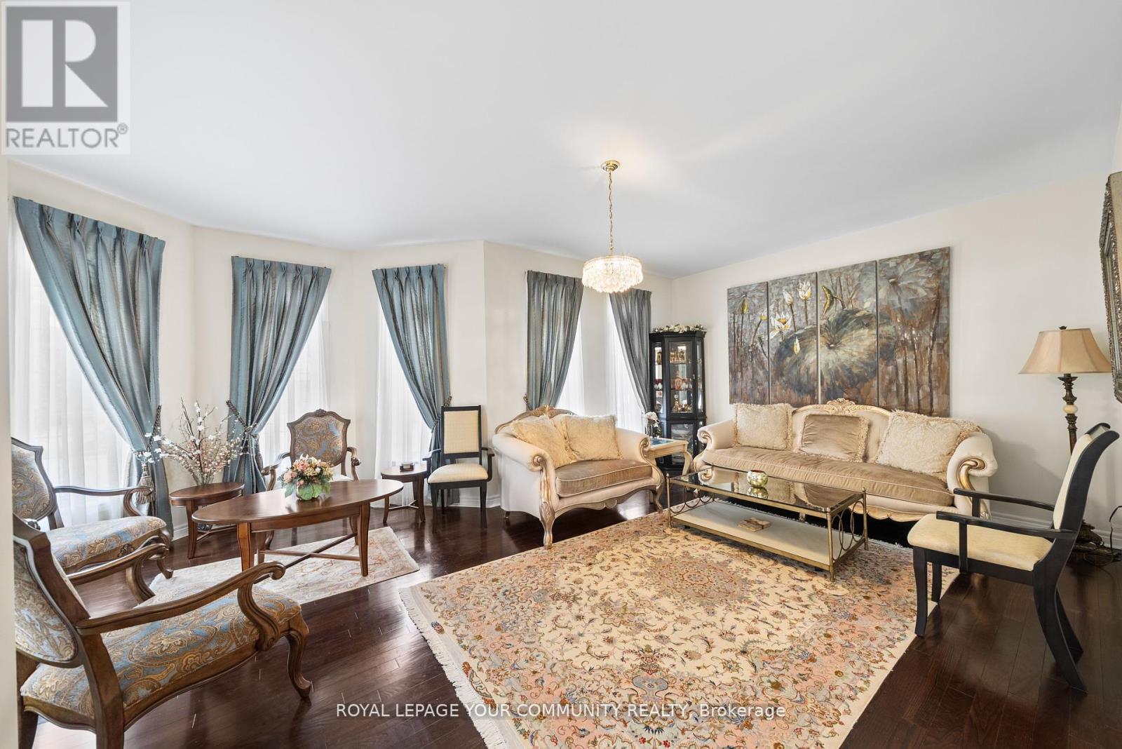 Property at 108 HEADWATER CRESCENT image 3