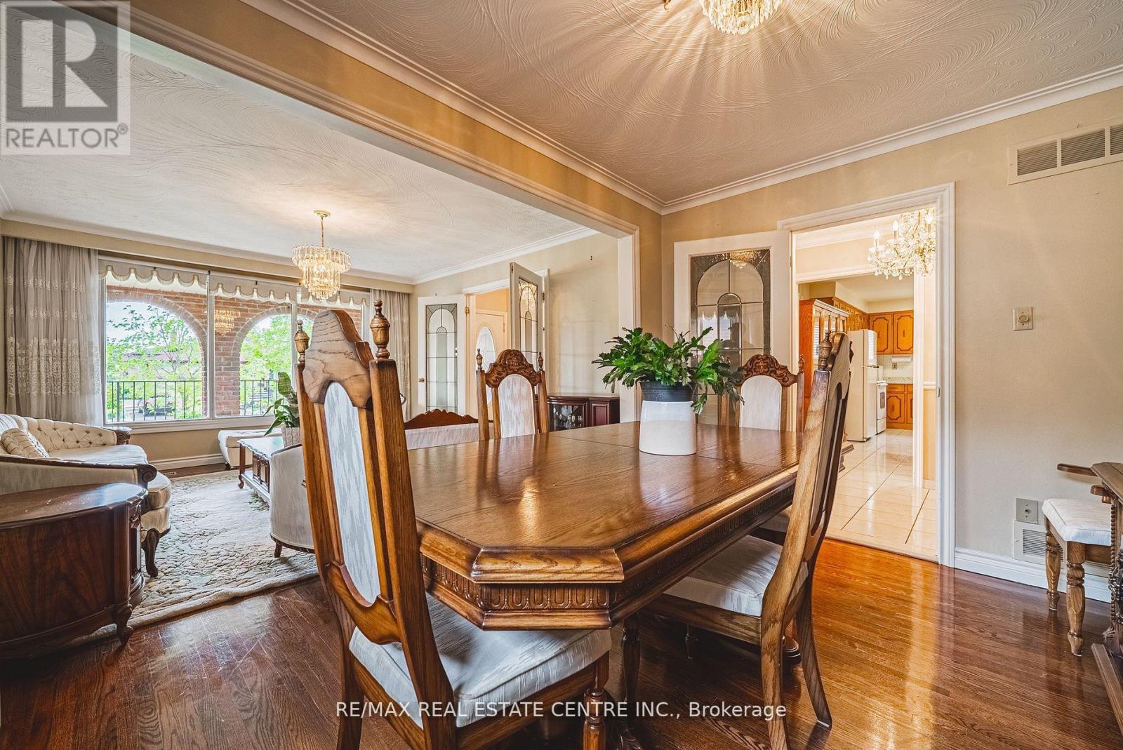 665 Woodbridge Avenue, Vaughan, Ontario  L4L 2T9 - Photo 15 - N12310349
