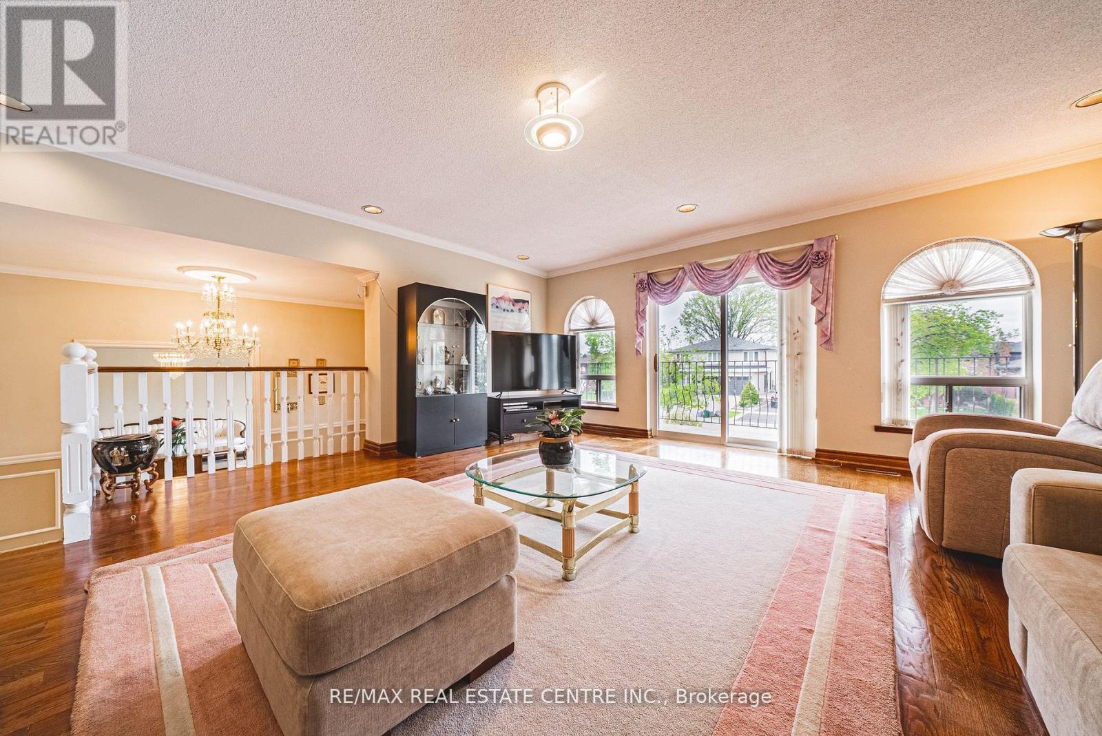665 Woodbridge Avenue, Vaughan, Ontario  L4L 2T9 - Photo 18 - N12310349