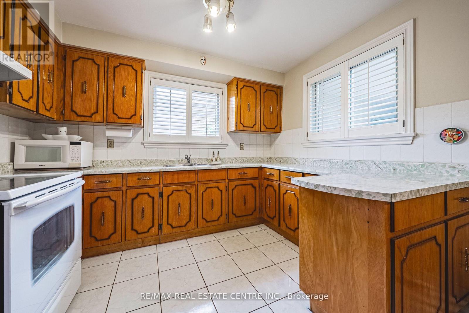 665 Woodbridge Avenue, Vaughan, Ontario  L4L 2T9 - Photo 6 - N12310349