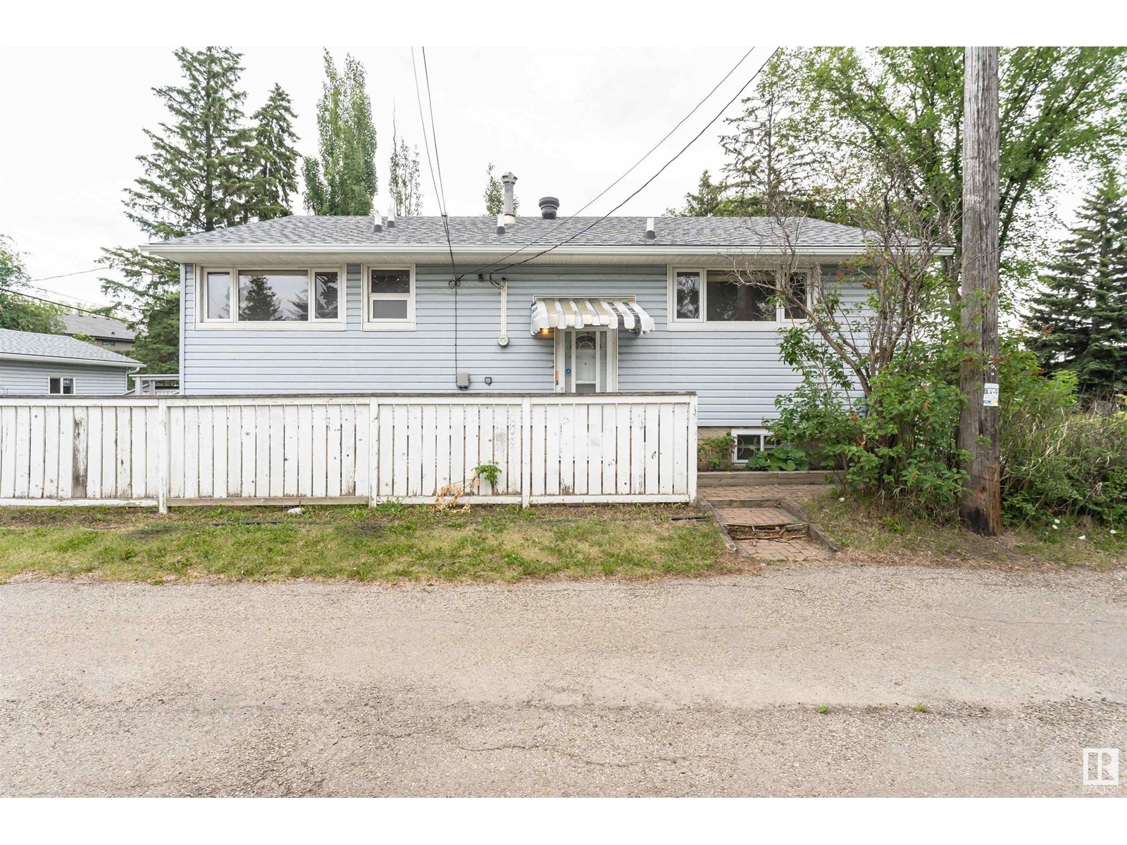 Property at 14732 91 AV NW image 1