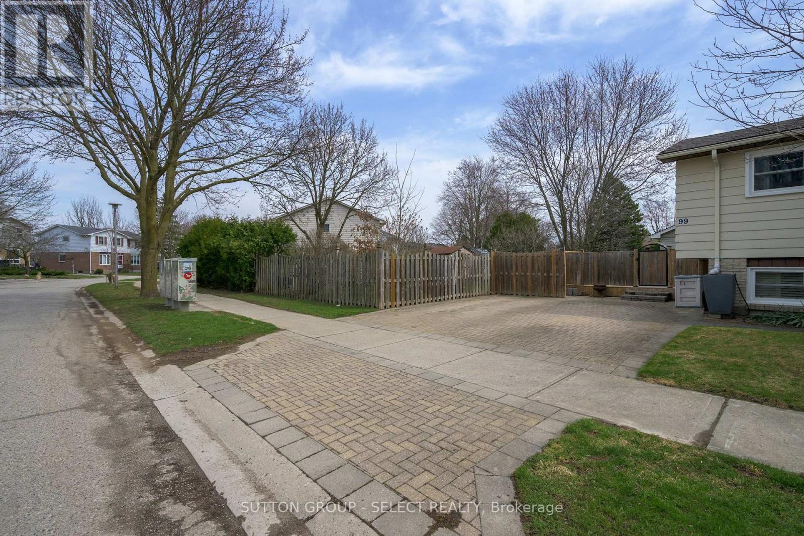 Property at 99 INVERARY CRESCENT image 4