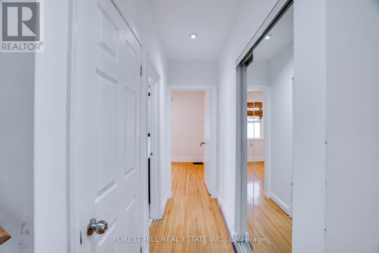 12 Glen Agar Drive, Toronto, Ontario  M9B 5L3 - Photo 11 - W12310364