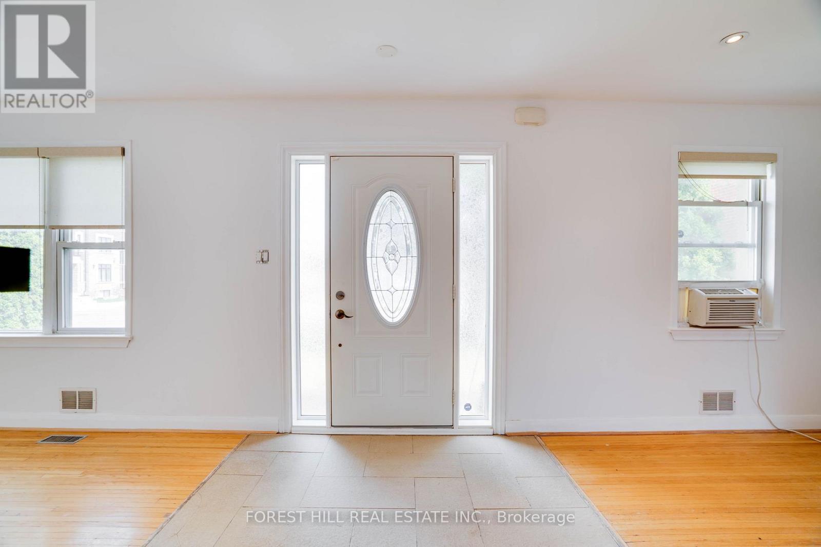 12 Glen Agar Drive, Toronto, Ontario  M9B 5L3 - Photo 2 - W12310364