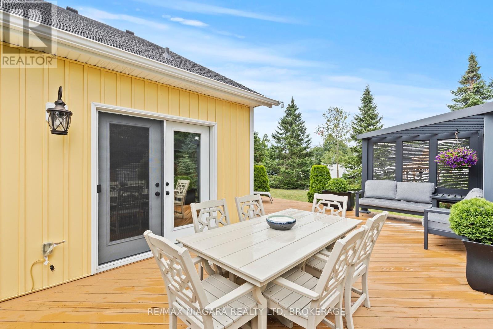 35 Burleigh Road S, Fort Erie, Ontario  L0S 1N0 - Photo 35 - X12310443