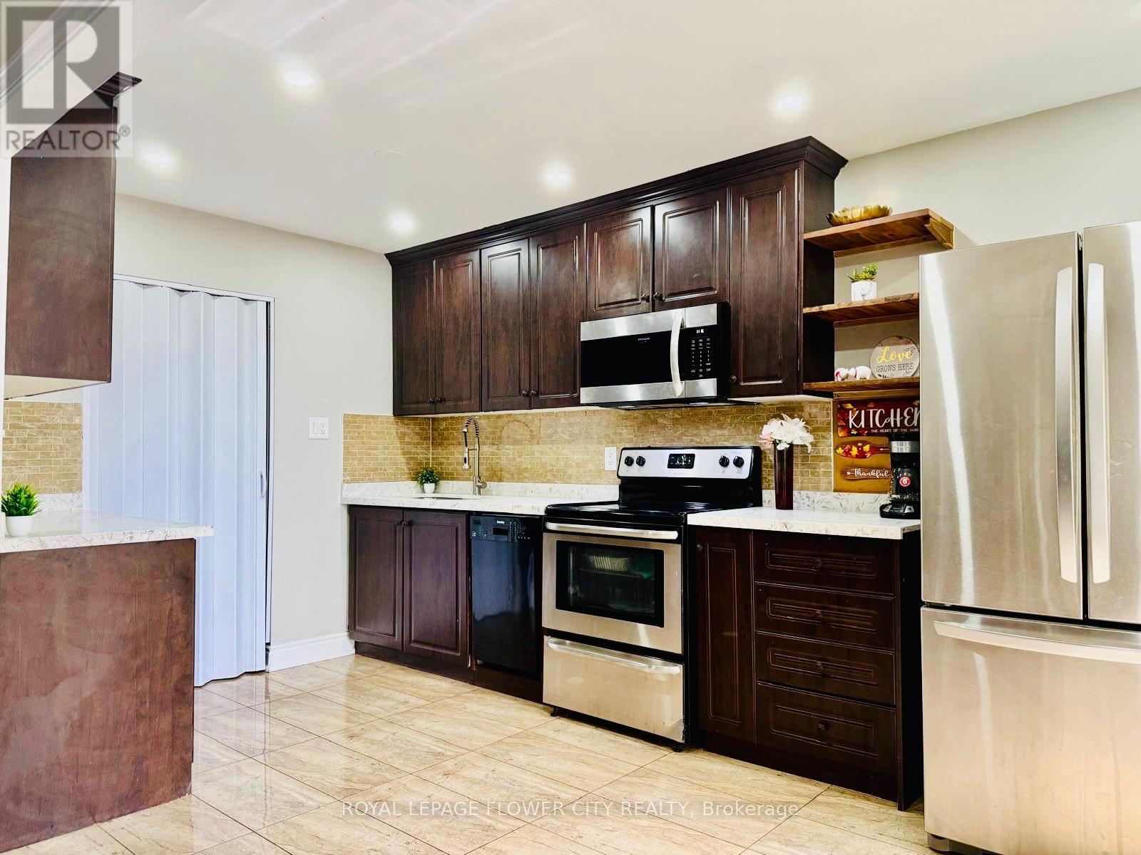 141 - 2170 Bromsgrove Road, Mississauga, Ontario  L5J 4J2 - Photo 14 - W12309869