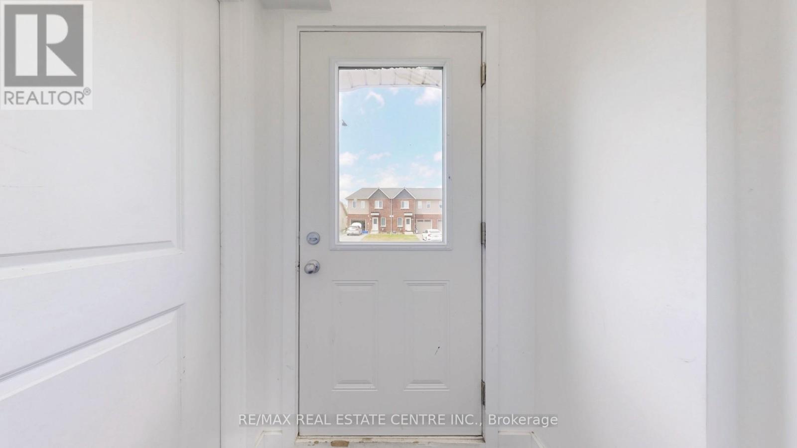 383 Chaffey Street, Welland, Ontario  L3B 0K5 - Photo 21 - X12159874