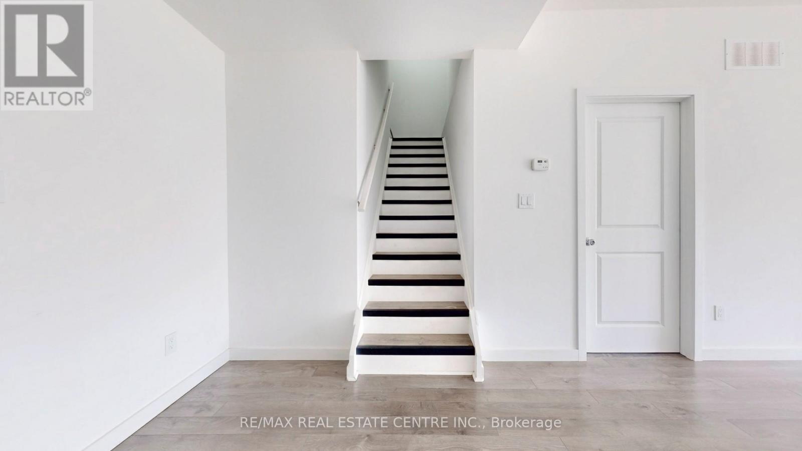 383 Chaffey Street, Welland, Ontario  L3B 0K5 - Photo 22 - X12159874