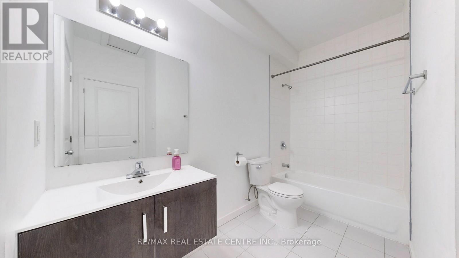 383 Chaffey Street, Welland, Ontario  L3B 0K5 - Photo 19 - X12159874